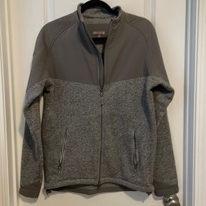 Peter Millar size small grey men’s fleece jacket.